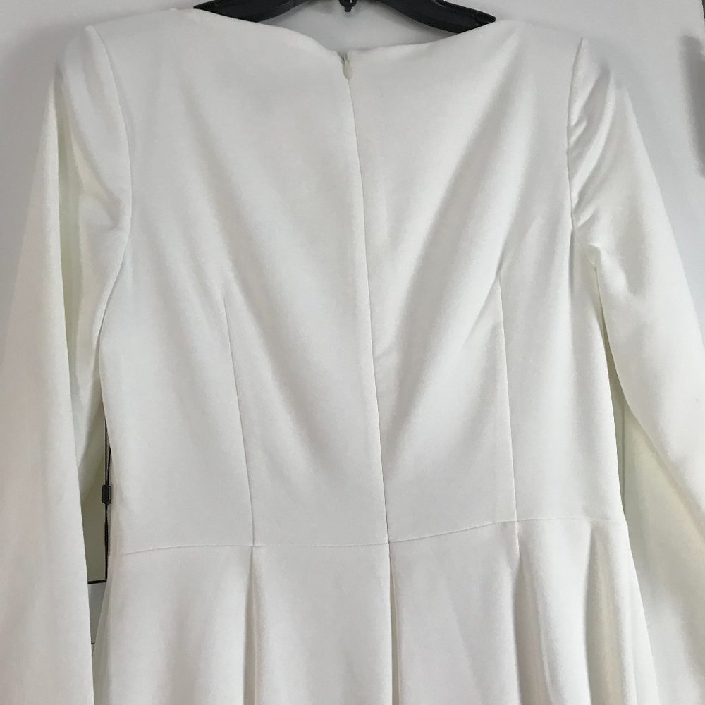 NWT Chic Laundry By Shelli Segal White Crepe Long Sleeve Formal Gown Size 4 - Picture 5 of 15